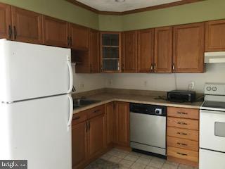 44 Black Walnut Road Levittown, PA 19057 - Photo 10 of 21 Gallery Image 10