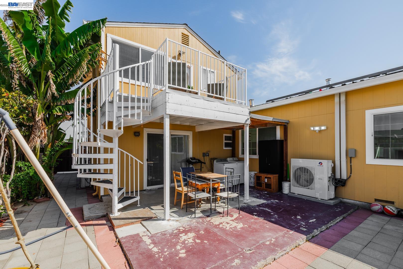 4032 Doane Street Fremont, CA 94538 - Photo 24 of 39 a view of a building with sitting area