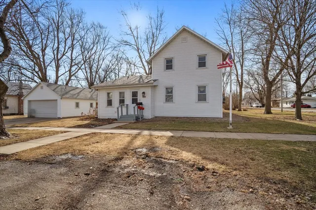 $139,900 | 429 West Owsley Street, Chenoa, IL 61726