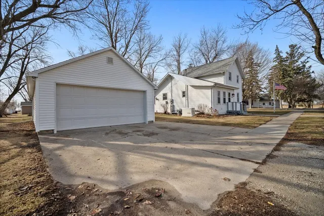 $139,900 | 429 West Owsley Street, Chenoa, IL 61726