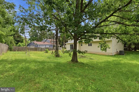 $3,000 | 9113 Bramble Bush Court, Gaithersburg, MD 20879