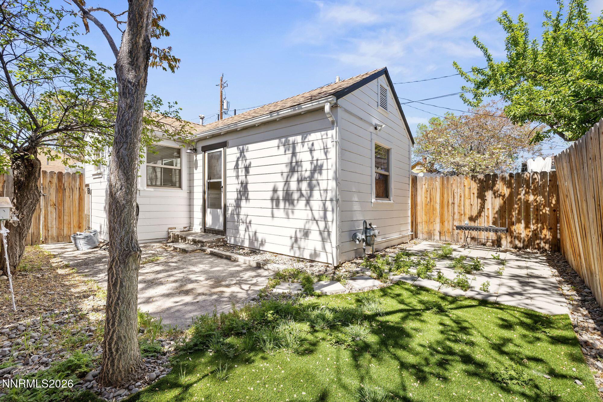 629 Sinclair Street, Unit 623 Reno, NV 89501 - Photo 3 of 11 623 Sin backyard