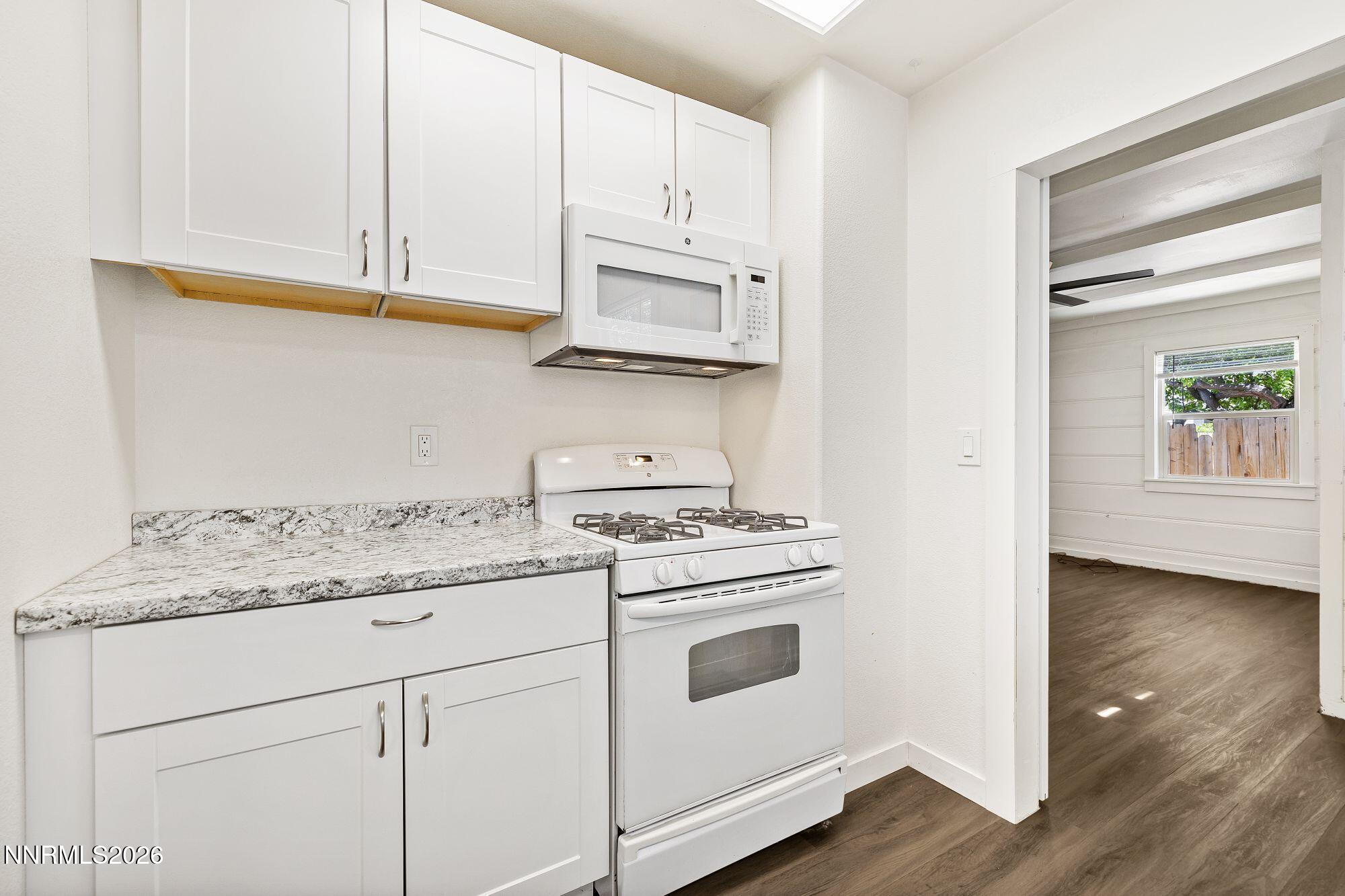 629 Sinclair Street, Unit 623 Reno, NV 89501 - Photo 10 of 11 623 Sin Kitchen 2