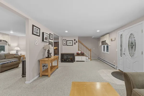 $800,000 | 125 Dr Braley Road, Freetown, MA 02717