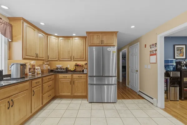 $800,000 | 125 Dr Braley Road, Freetown, MA 02717