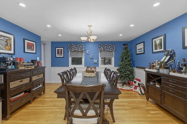 $799,999 | 125 Dr Braley Road, Freetown, MA 02717