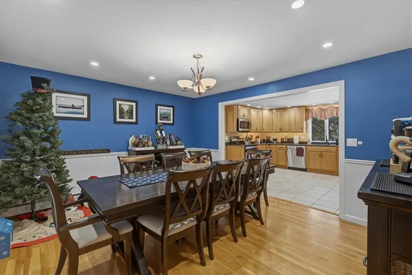 $799,999 | 125 Dr Braley Road, Freetown, MA 02717