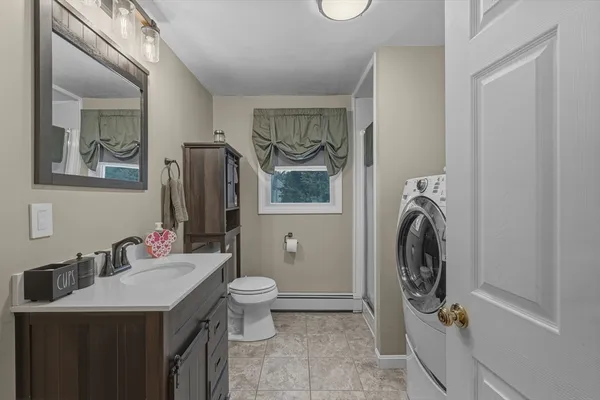 $799,999 | 125 Dr Braley Road, Freetown, MA 02717