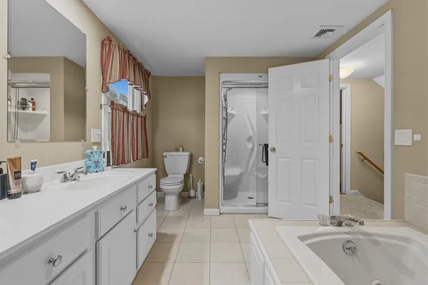 $799,999 | 125 Dr Braley Road, Freetown, MA 02717