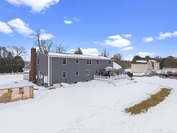 $799,999 | 125 Dr Braley Road, Freetown, MA 02717