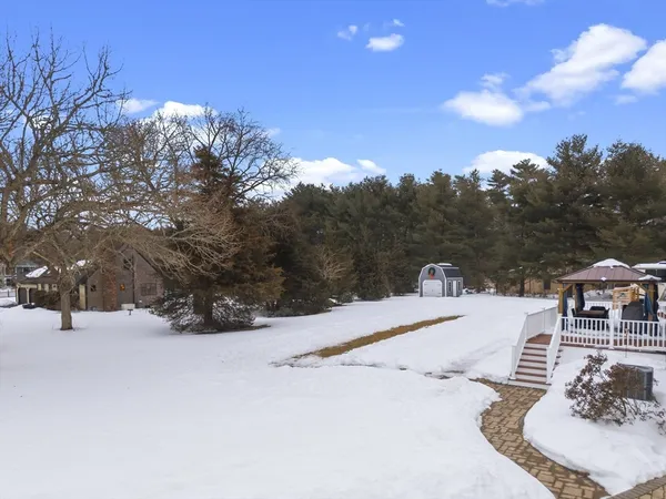 $800,000 | 125 Dr Braley Road, Freetown, MA 02717