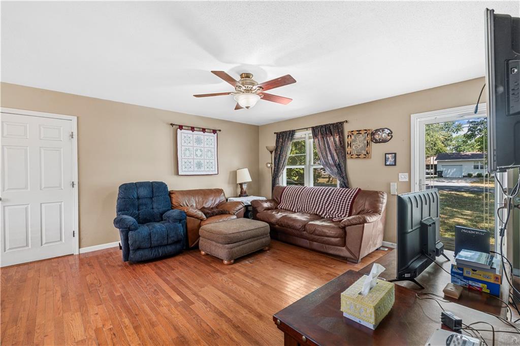 18822 South 1491st Road Nevada, MO 64772 - Photo 8 of 28 Gallery Image 8