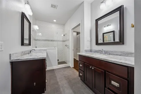 $799,000 | 5121 Libbey Drive, Houston, TX 77092