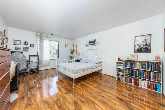 $265,000 | 7525 Nantucket Drive, Unit 210, Darien, IL 60561