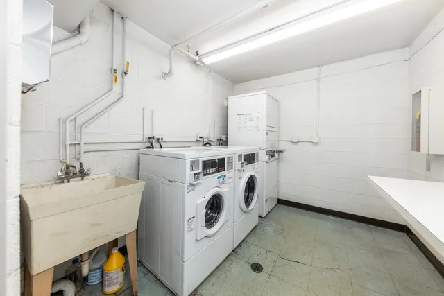 $265,000 | 7525 Nantucket Drive, Unit 210, Darien, IL 60561