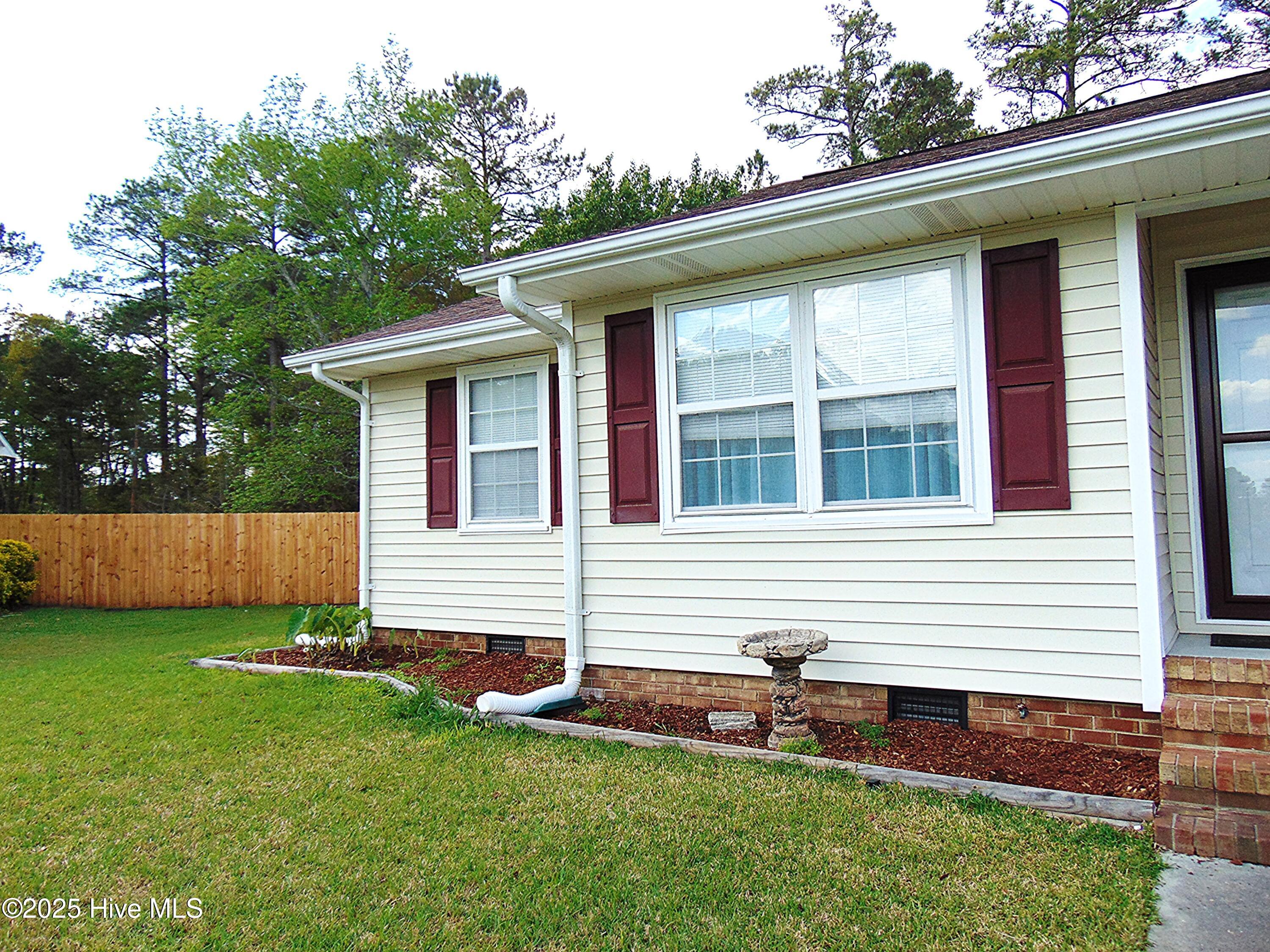 110 Poplar Road Havelock, NC 28532 - Photo 24 of 25 Frontside
