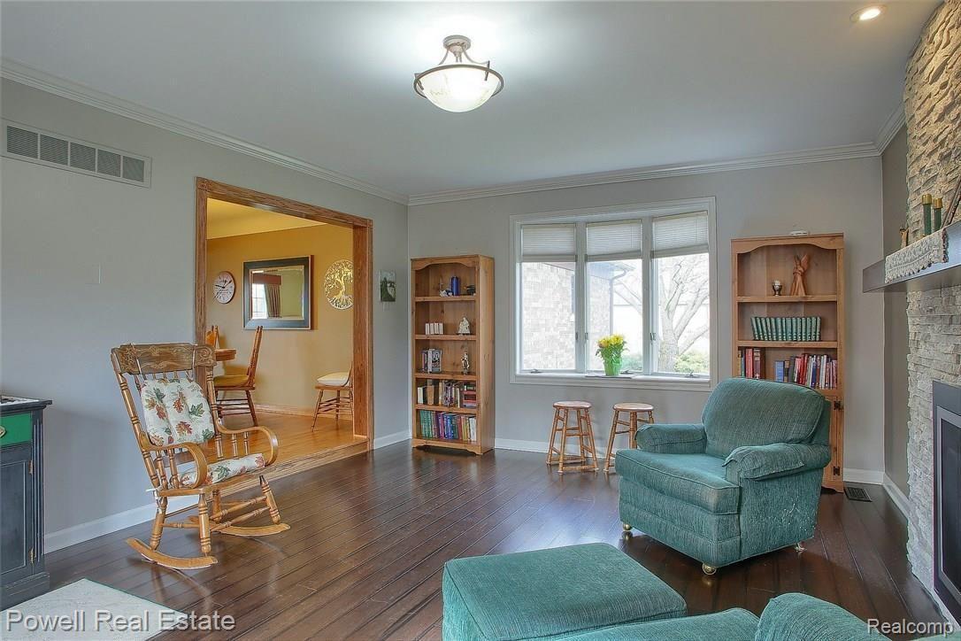 Family_Room_3rd_View.jpg