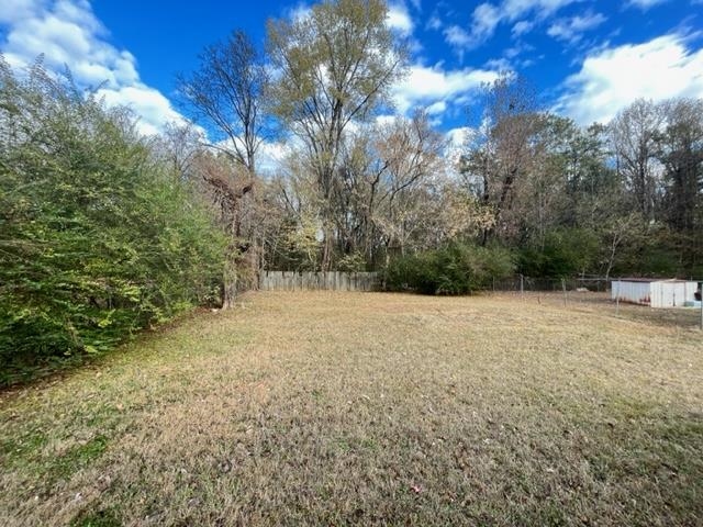 858 Eyers Road Memphis, TN 38109 - Photo 20 of 27 a view of outdoor space and yard