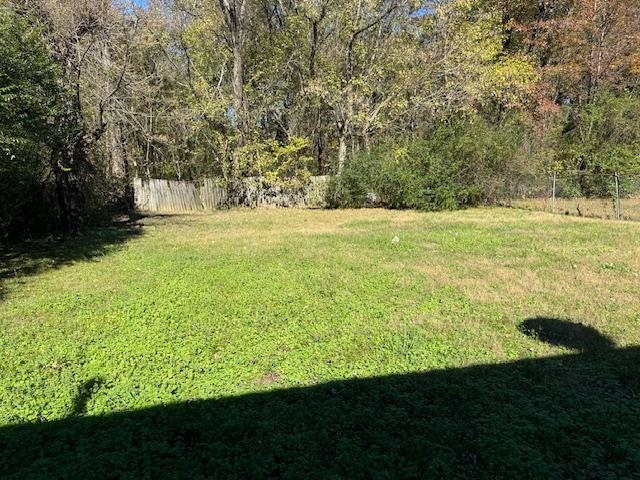 858 Eyers Road Memphis, TN 38109 - Photo 21 of 27 a view of outdoor space and yard