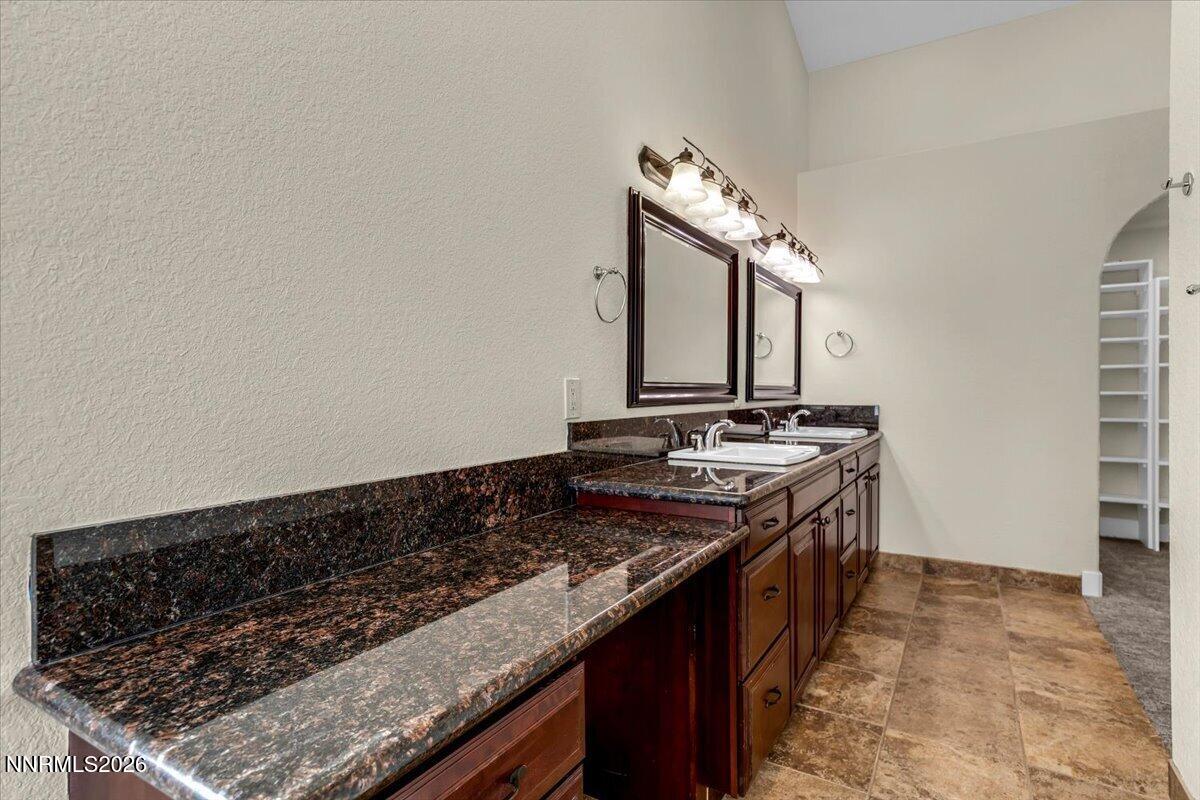 5305 Hoge Road Reno, NV 89506 - Photo 41 of 76 Primary Bathroom