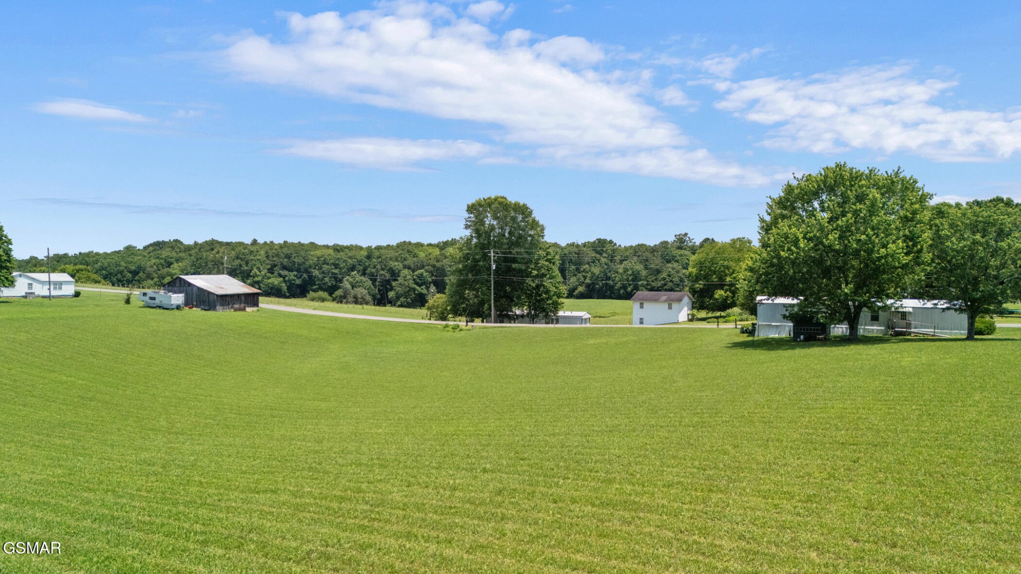 819 Rainbow Road Sevierville, TN 37862 - Photo 3 of 12