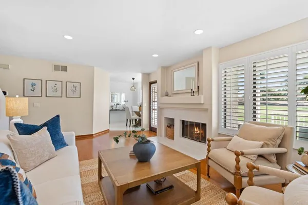 $975,000 | 12152 Royal Birkdale Row, Unit B, San Diego, CA 92128