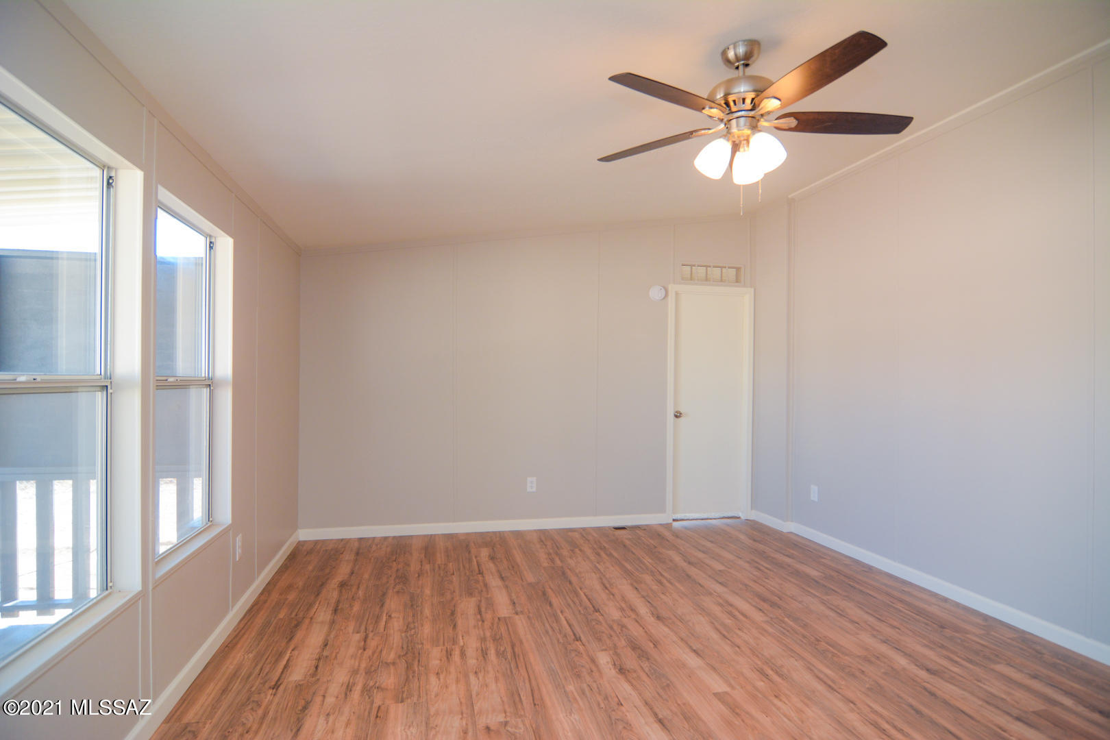 5534 East Hermans Road Tucson, AZ 85756 - Photo 6 of 28 Gallery Image 6