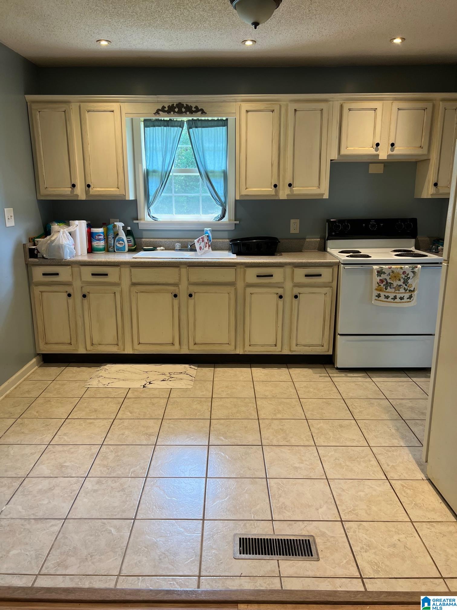 11429 Highway 9 Delta, AL 36258 - Photo 3 of 12