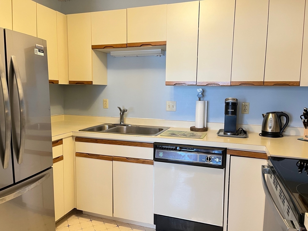 25 Tannery Road, Unit 6A Westfield, MA 01085 - Photo 8 of 35