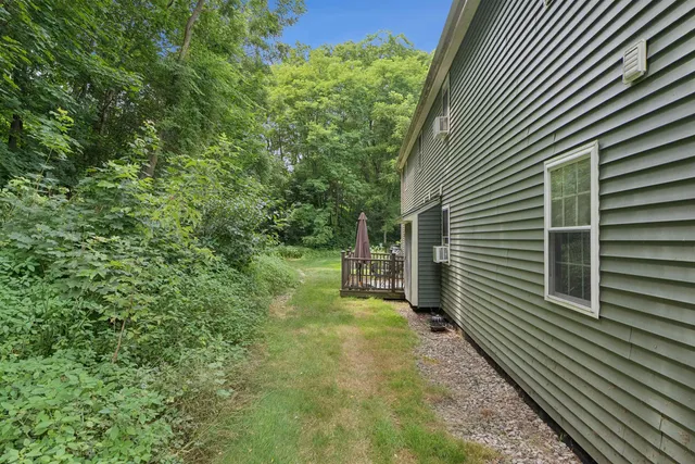 $179,900 | 93 Henry Law Avenue, Unit CRICKET BROOK CONDO #151, Dover, NH 03820