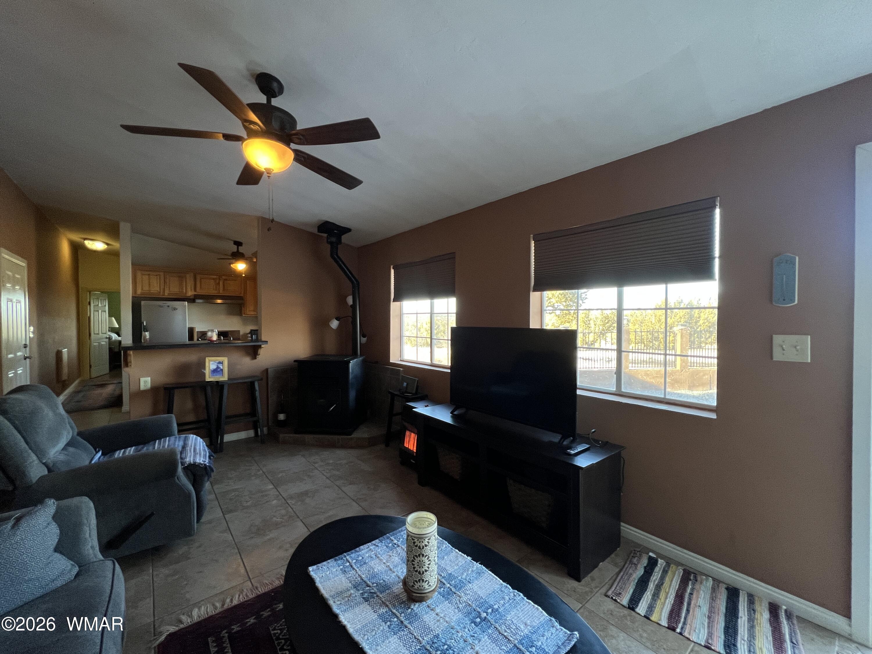 25 North County Road St. Johns, AZ 85936 - Photo 11 of 55 a living room with furniture and a window