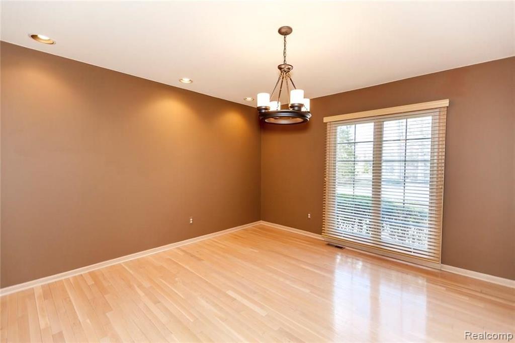 30516 Huntsman Drive West Farmington Hills, MI 48331 - Photo 28 of 54