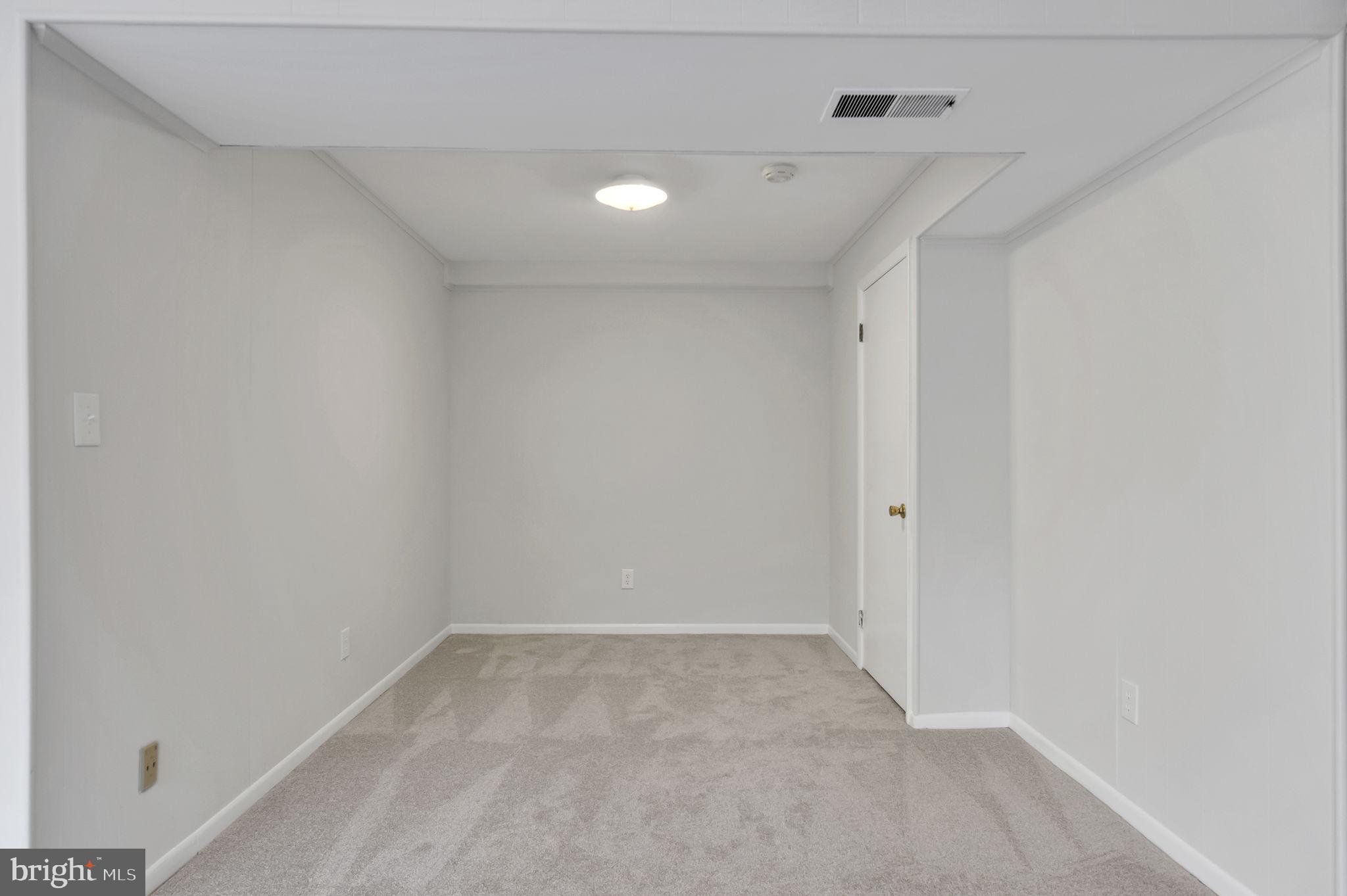 1905 Marthas Road Alexandria, VA 22307 - Photo 26 of 39