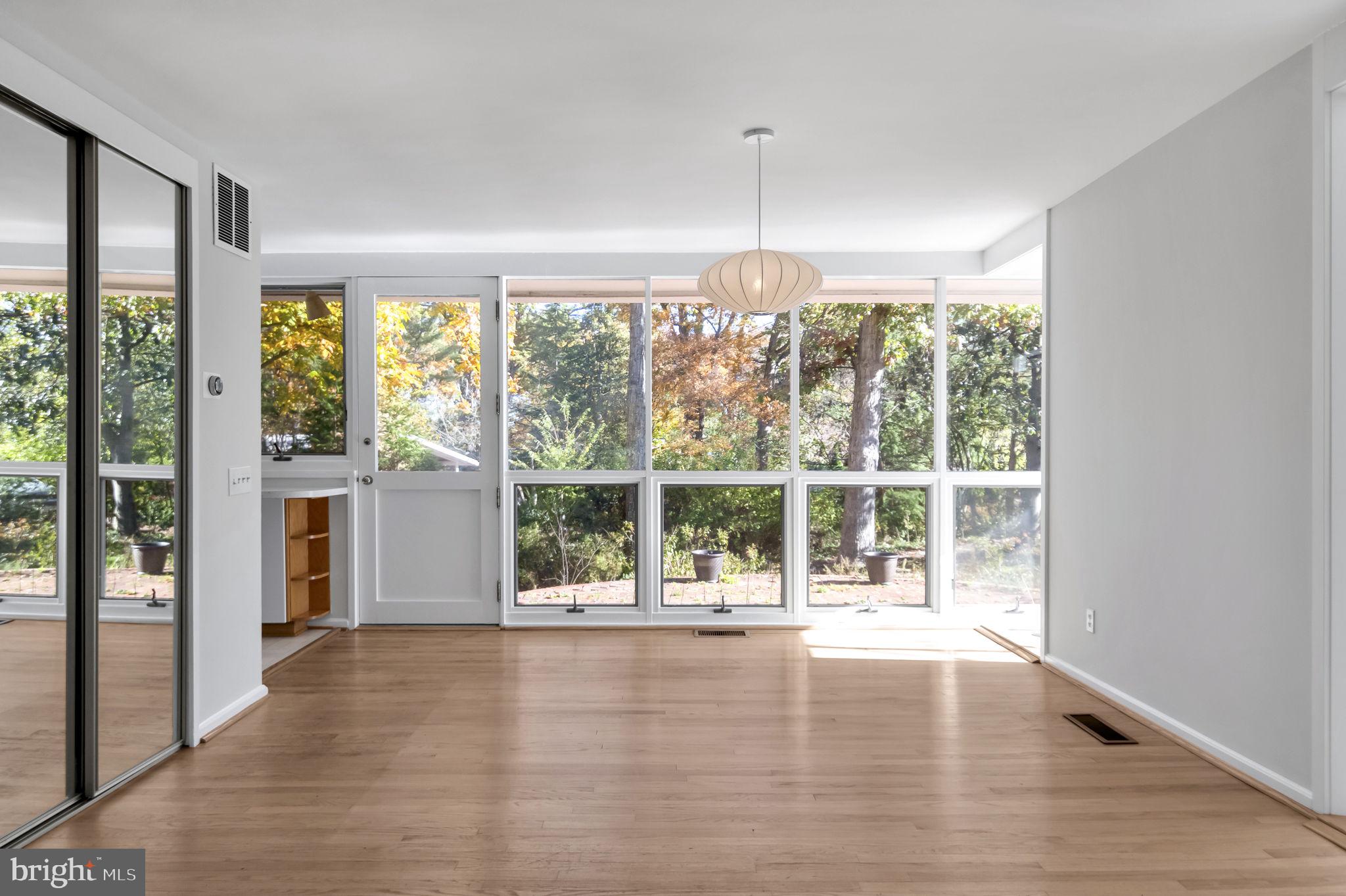 1905 Marthas Road Alexandria, VA 22307 - Photo 5 of 39