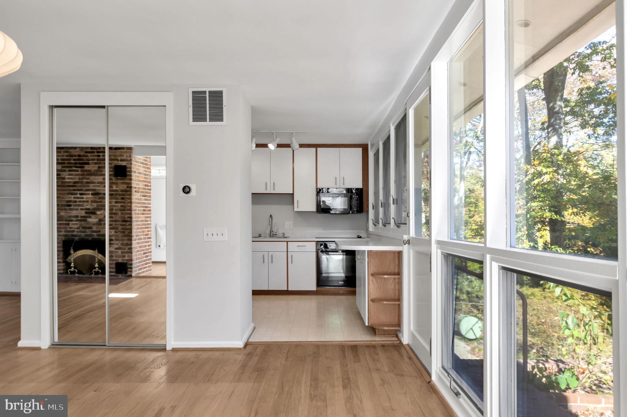 1905 Marthas Road Alexandria, VA 22307 - Photo 6 of 39