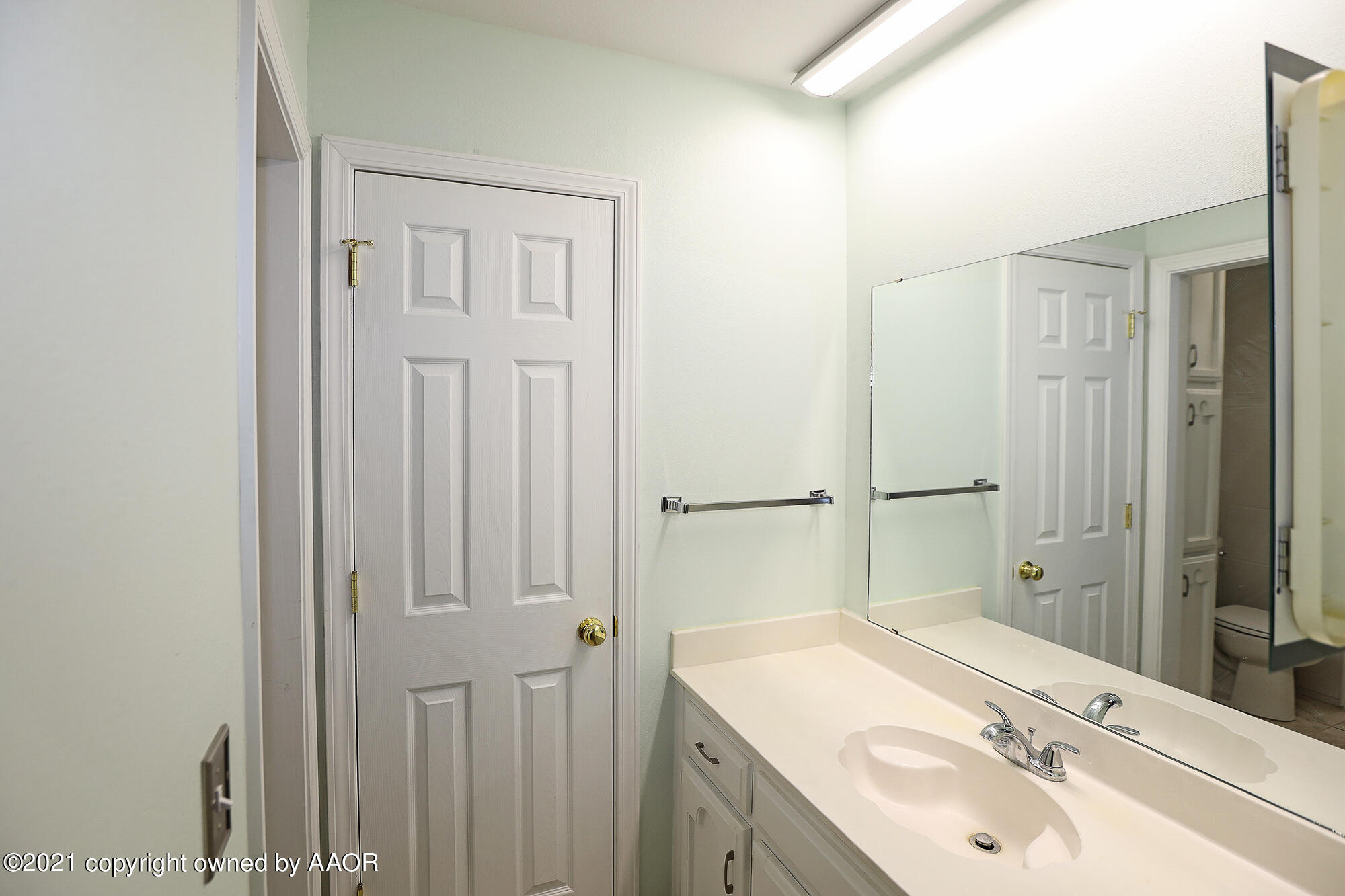 201 Appaloosa Road Amarillo, TX 79108 - Photo 16 of 34 Master Bath