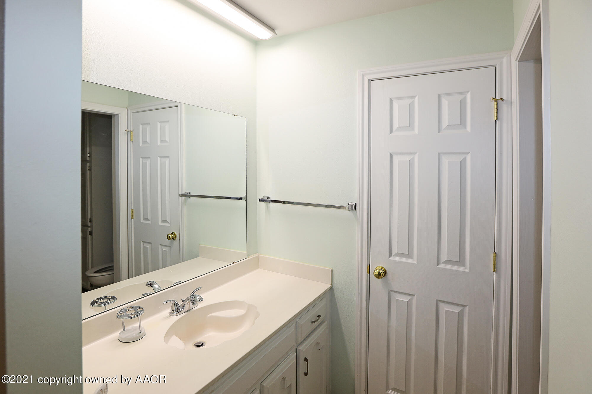201 Appaloosa Road Amarillo, TX 79108 - Photo 18 of 34 Master Bath