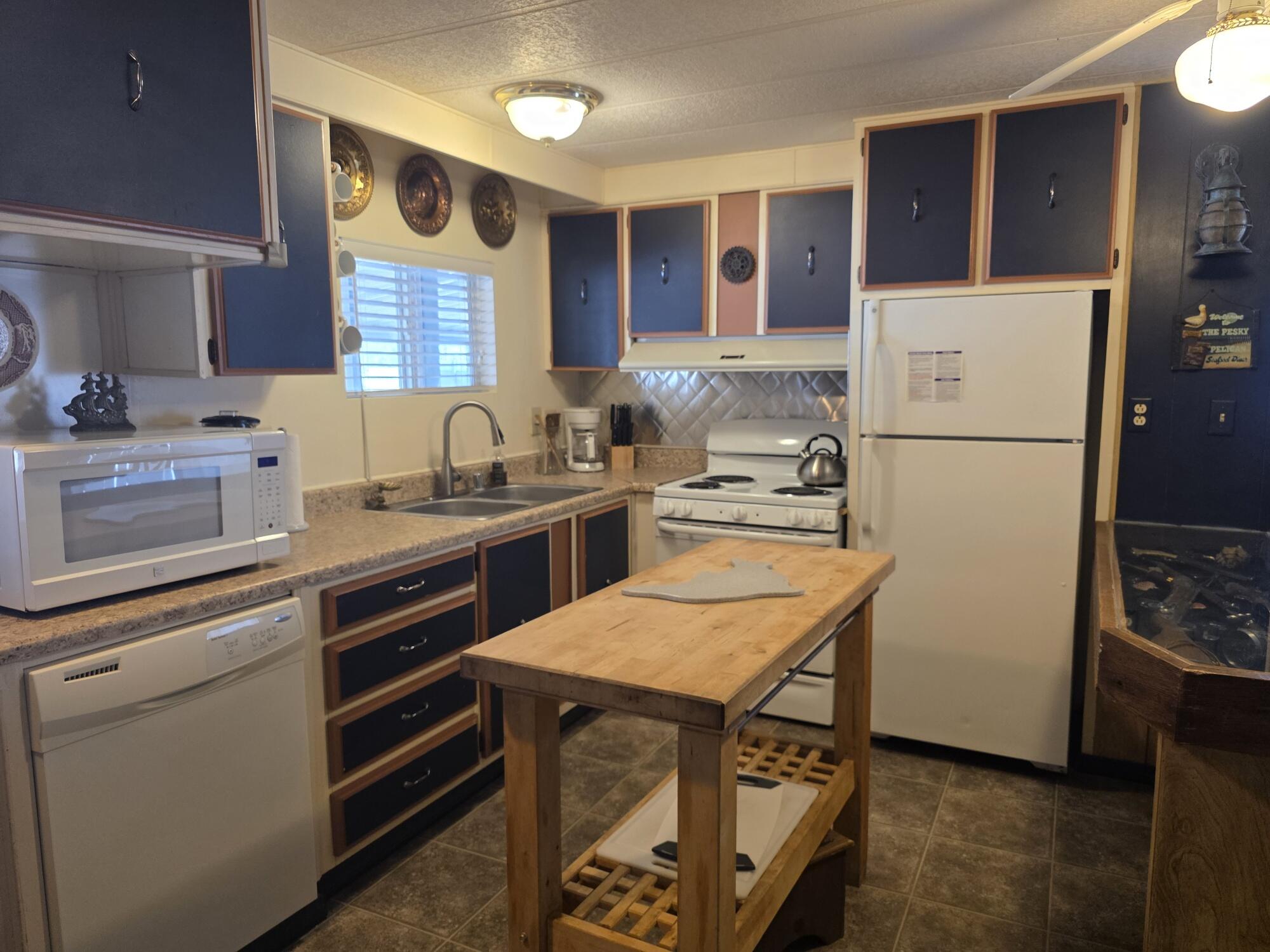 10595 Hot Mineral Spa Road, Unit 196 Niland, CA 92257 - Photo 9 of 42 20260317_140340_resized