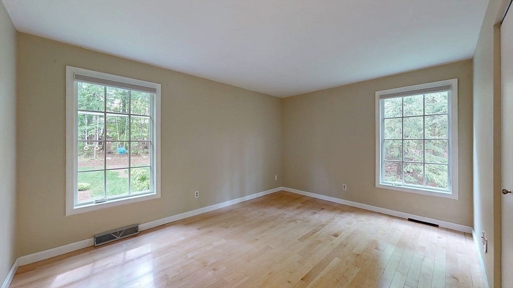 60 Wrentham Road Worcester, MA 01602 - Photo 17 of 39