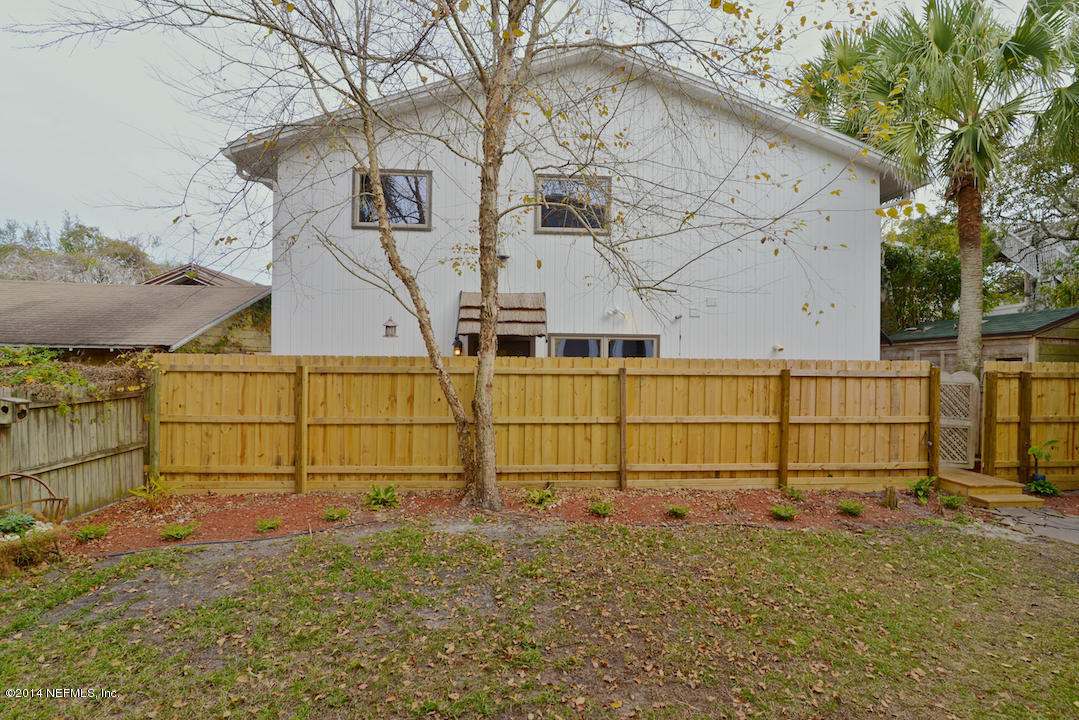 1657 Seminole Road Atlantic Beach, FL 32233 - Photo 11 of 24 GOOD SIZE BACK YARD