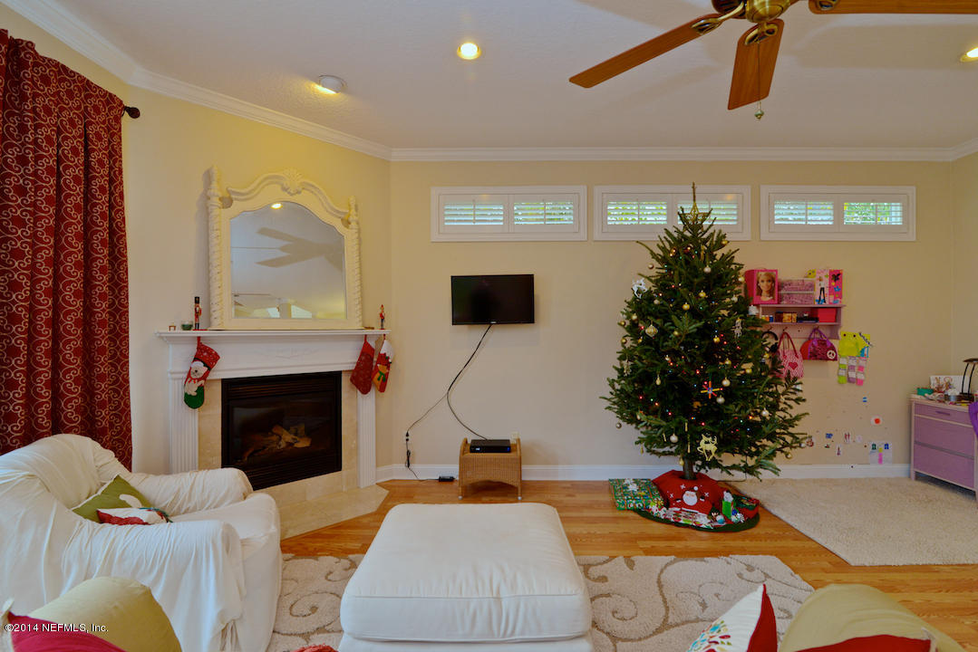 1657 Seminole Road Atlantic Beach, FL 32233 - Photo 4 of 24 GAS FIREPLACE