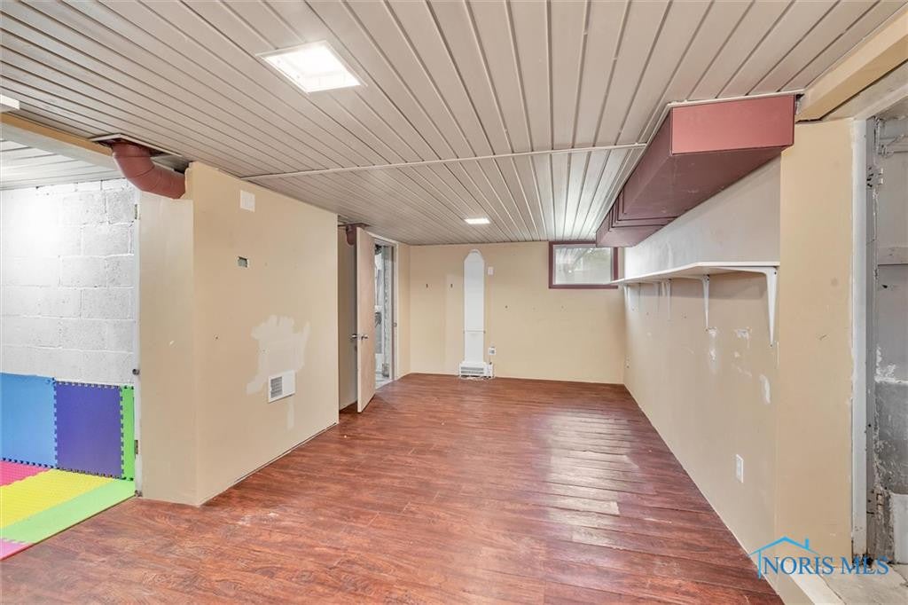 5902 Moline Martin Road Walbridge, OH 43465 - Photo 12 of 14 Gallery Image 12