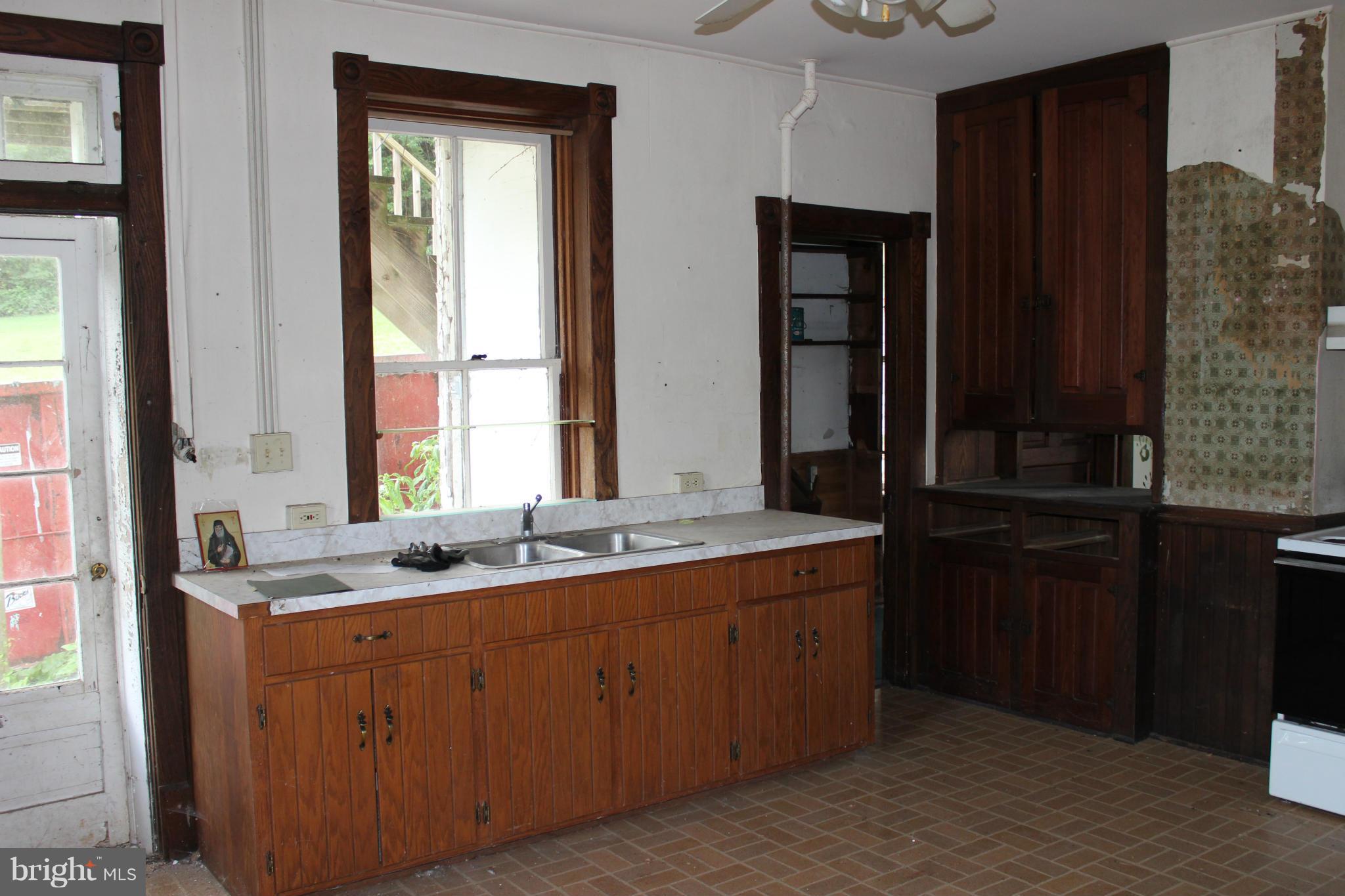 8724 Hollow Road Middletown, MD 21769 - Photo 8 of 29 Kitchen