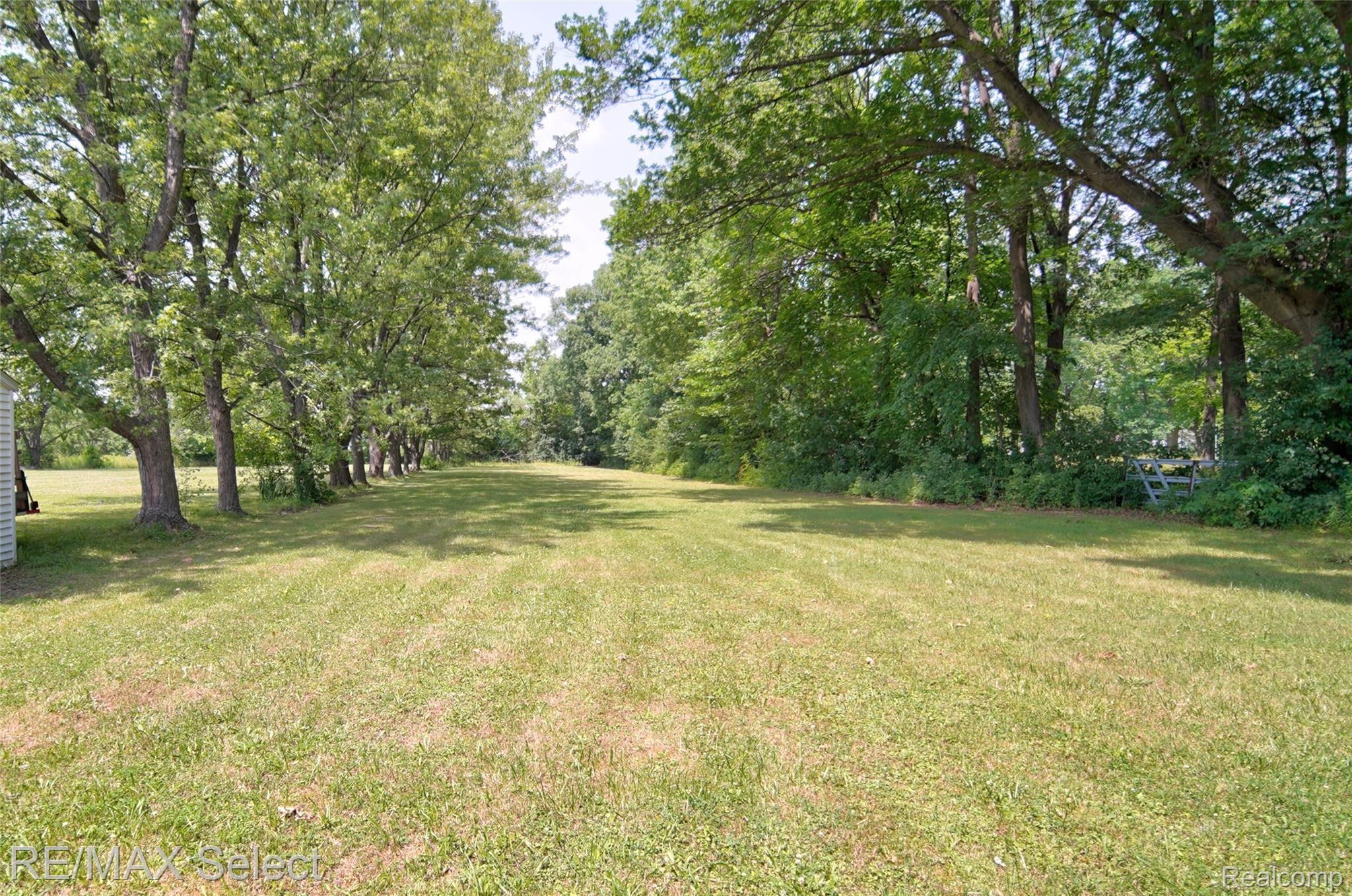 6064 Corunna Road Flint, MI 48532 - Photo 5 of 30 6064 Corunna Road 20.jpg