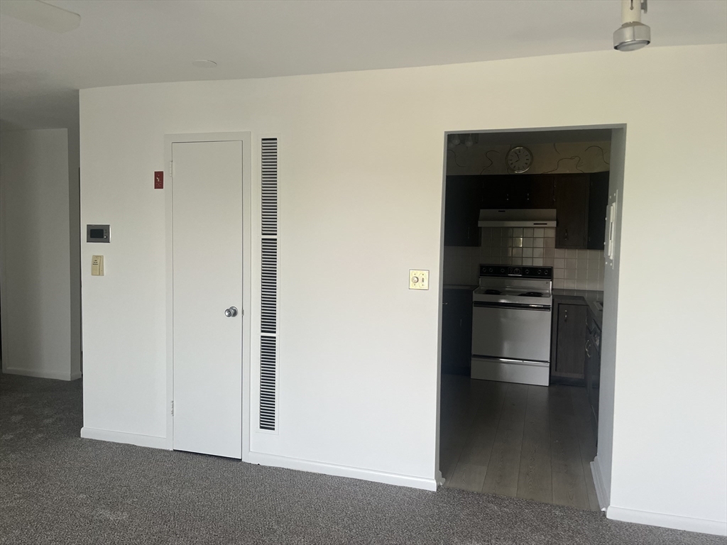 1004 Paradise Road, Unit PHB Swampscott, MA 01907 - Photo 10 of 21
