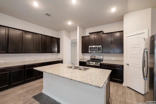 $1,775 | 10314 Francisco Way, Converse, TX 78109