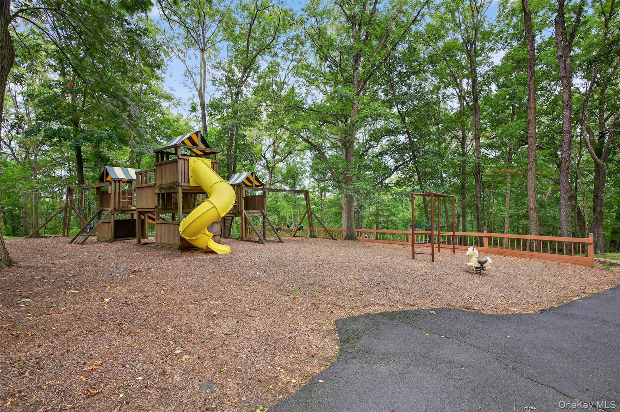 150 Overlook Avenue, Unit 7F Peekskill, NY 10566 - Photo 20 of 24 a view of outdoor space with entertaining space
