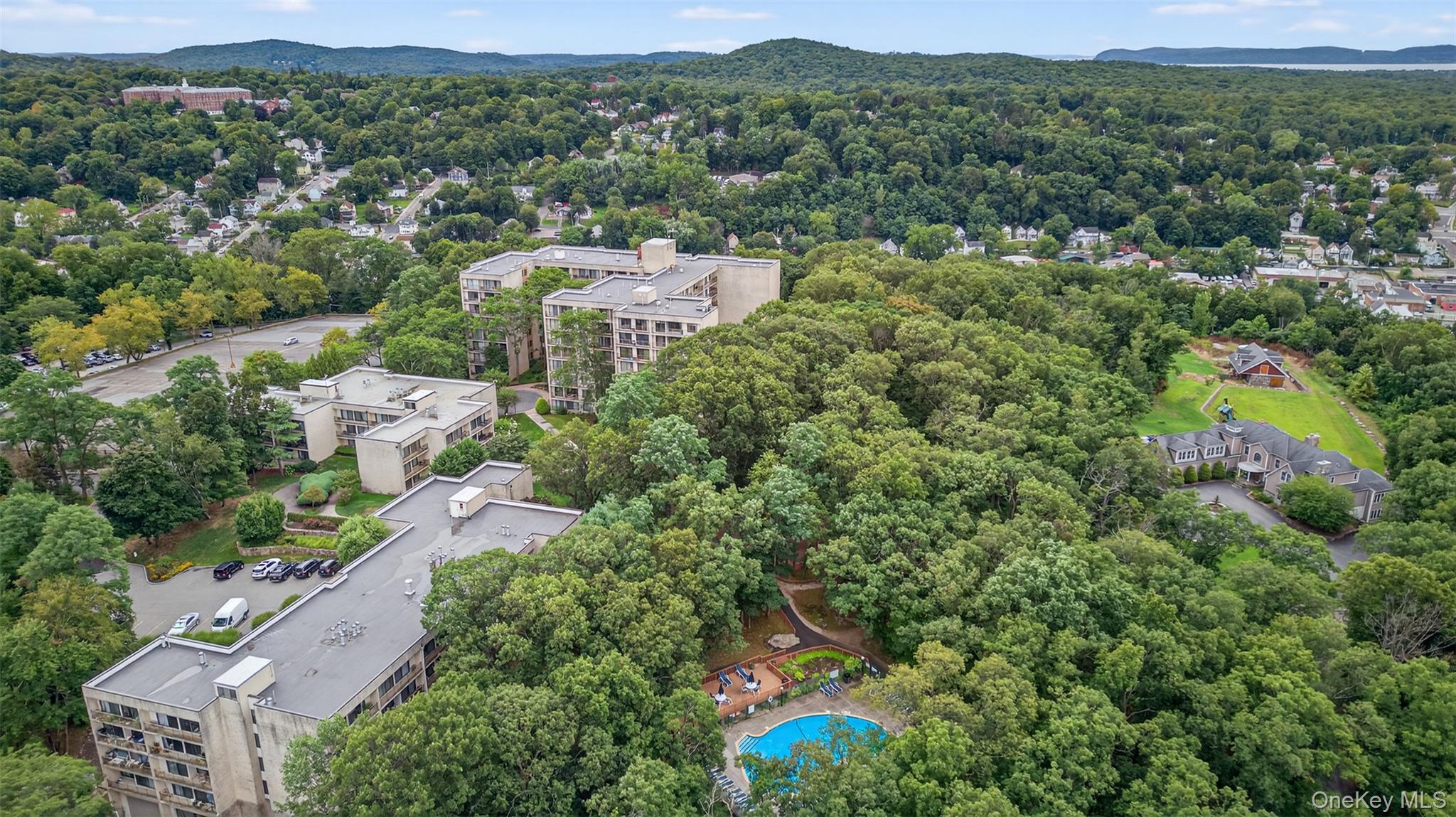 150 Overlook Avenue, Unit 7F Peekskill, NY 10566 - Photo 21 of 24 an aerial view of multiple house