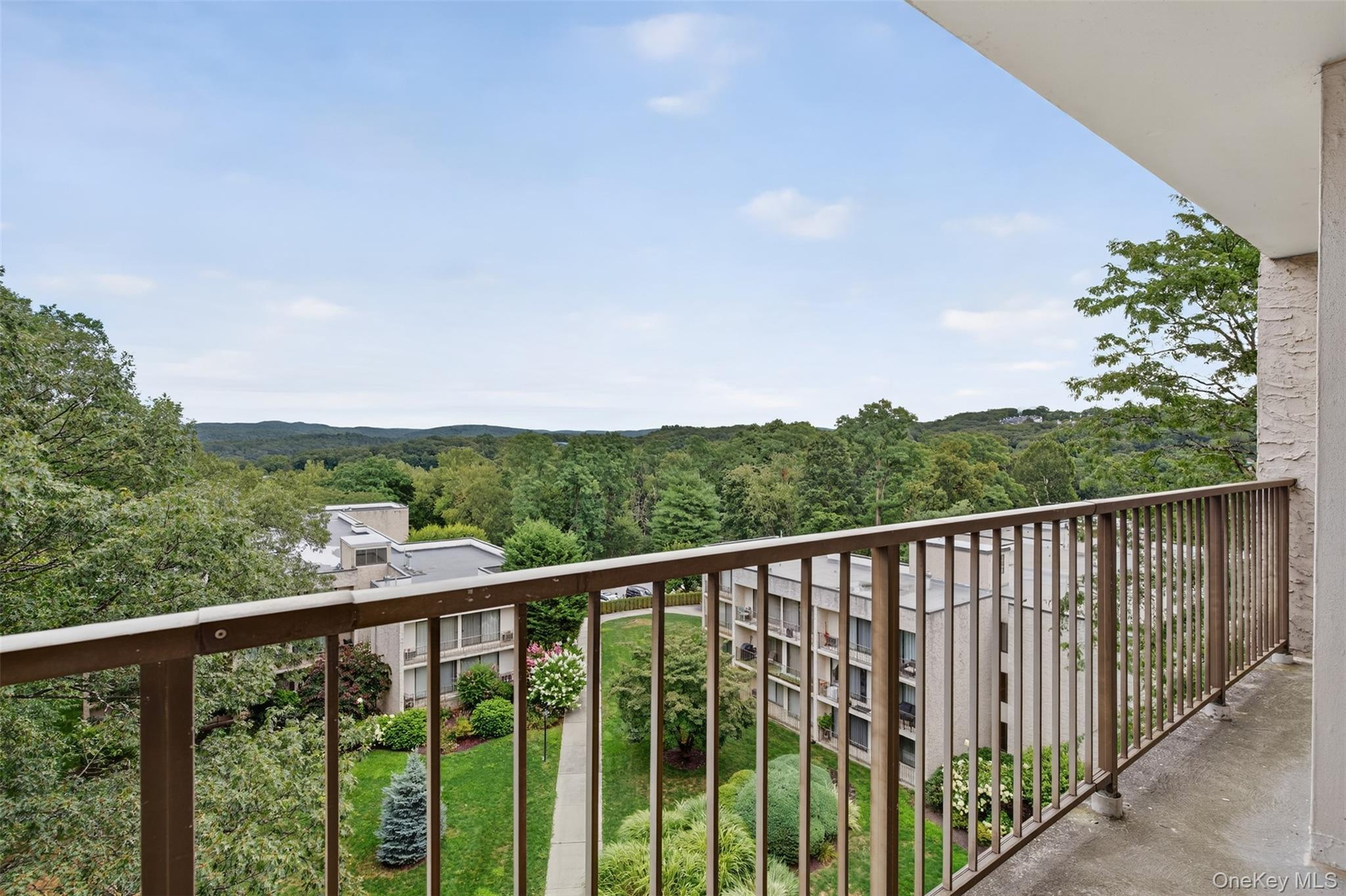 150 Overlook Avenue, Unit 7F Peekskill, NY 10566 - Photo 7 of 24 a balcony with outdoor space