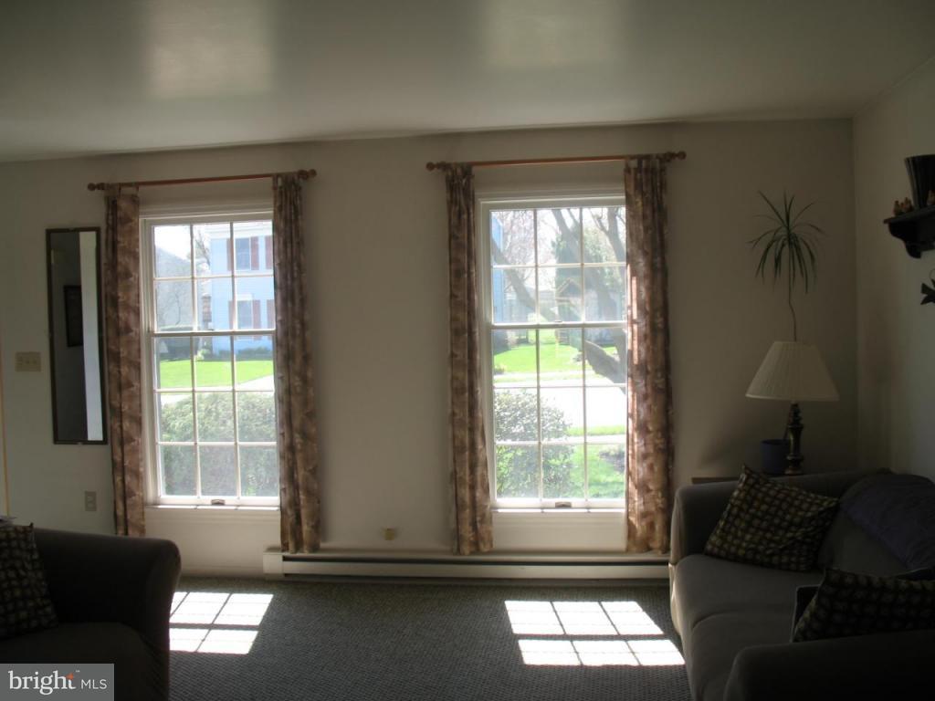 421 Springfield Court Lititz, PA 17543 - Photo 5 of 7